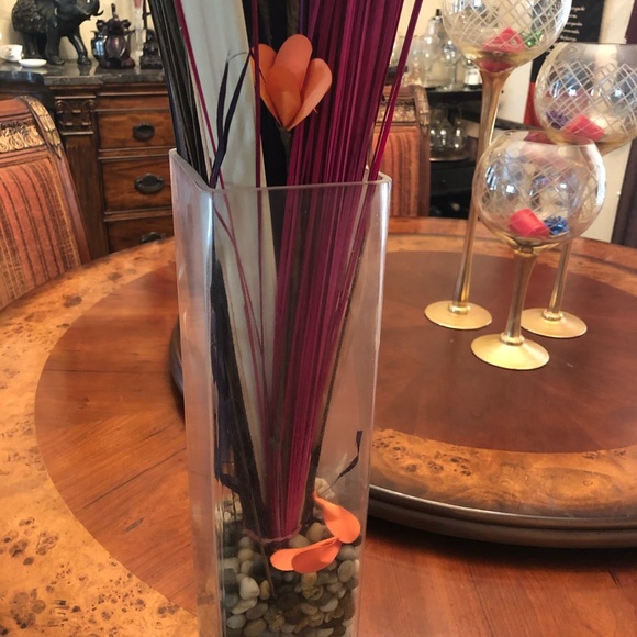 Vases - Picture 1 of 3